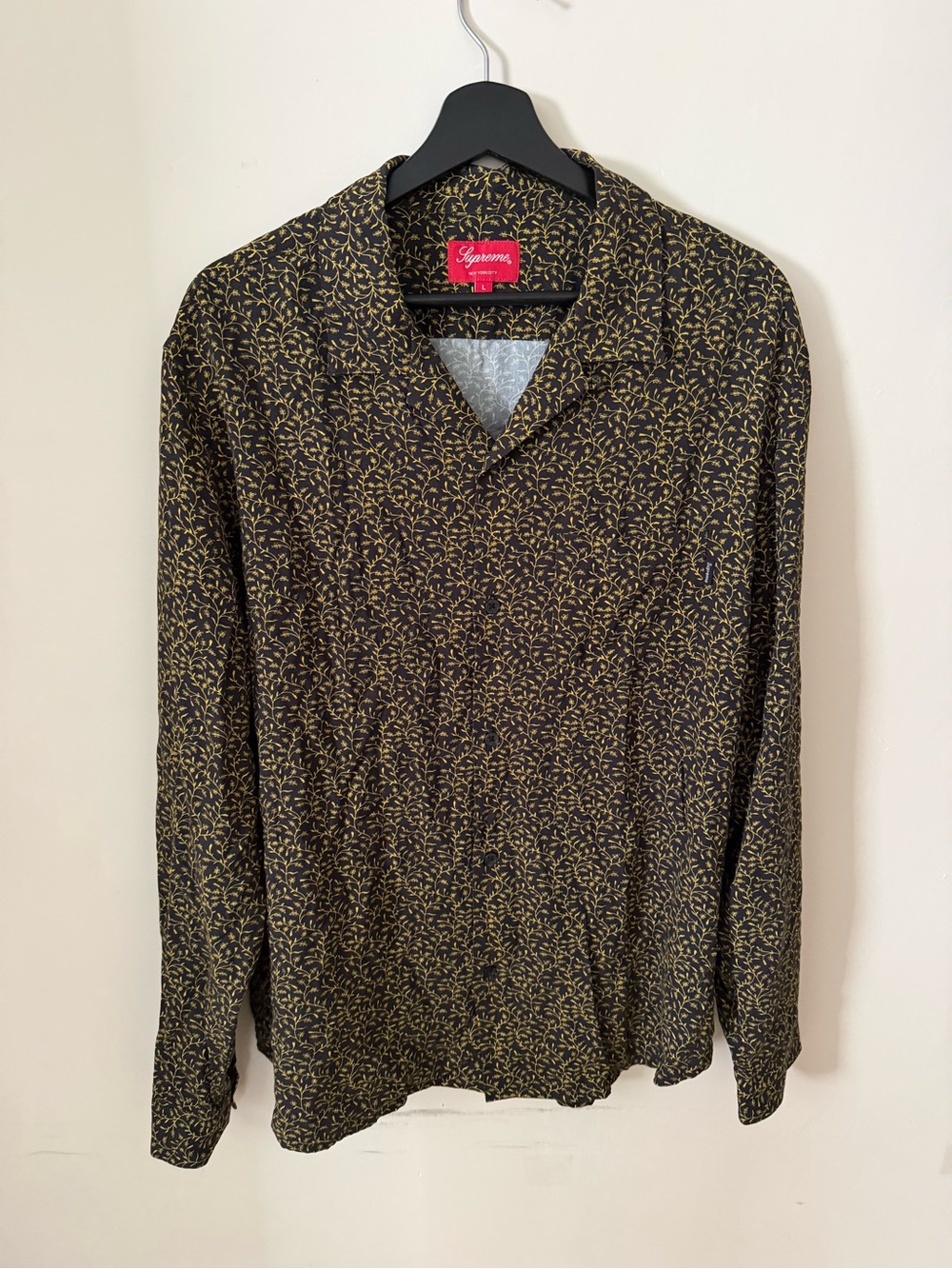 Supreme Vines Rayon SS19 size - L